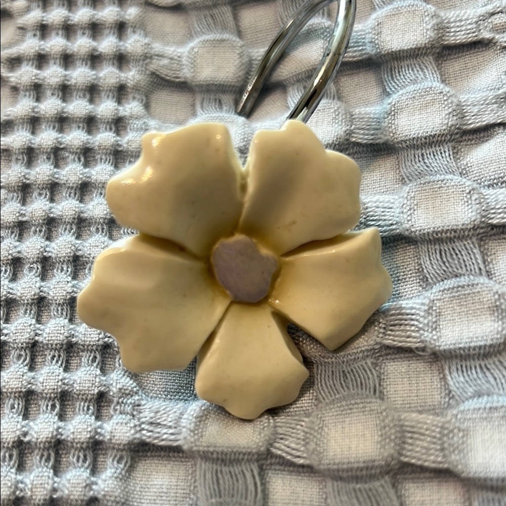 Cream Flower Curtain Hooks - set of 12
